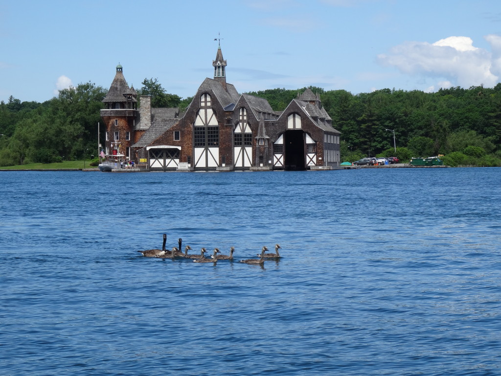 Boldt Castle I Western Sakiori