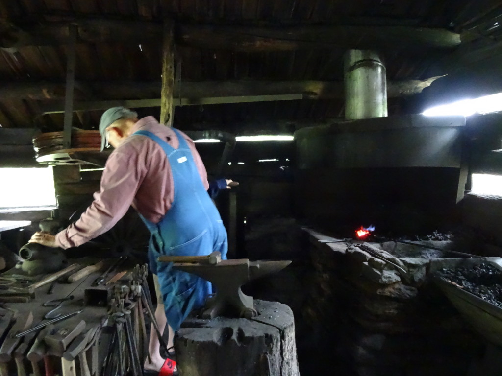 Blacksmith shed, Mabry Mill, Blue Ridge Parkway I Western Sakiori