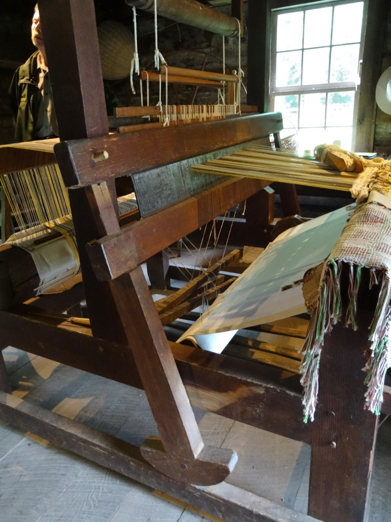 Weaving loom, Matthews cabin, Mabry Mill I Western Sakiori